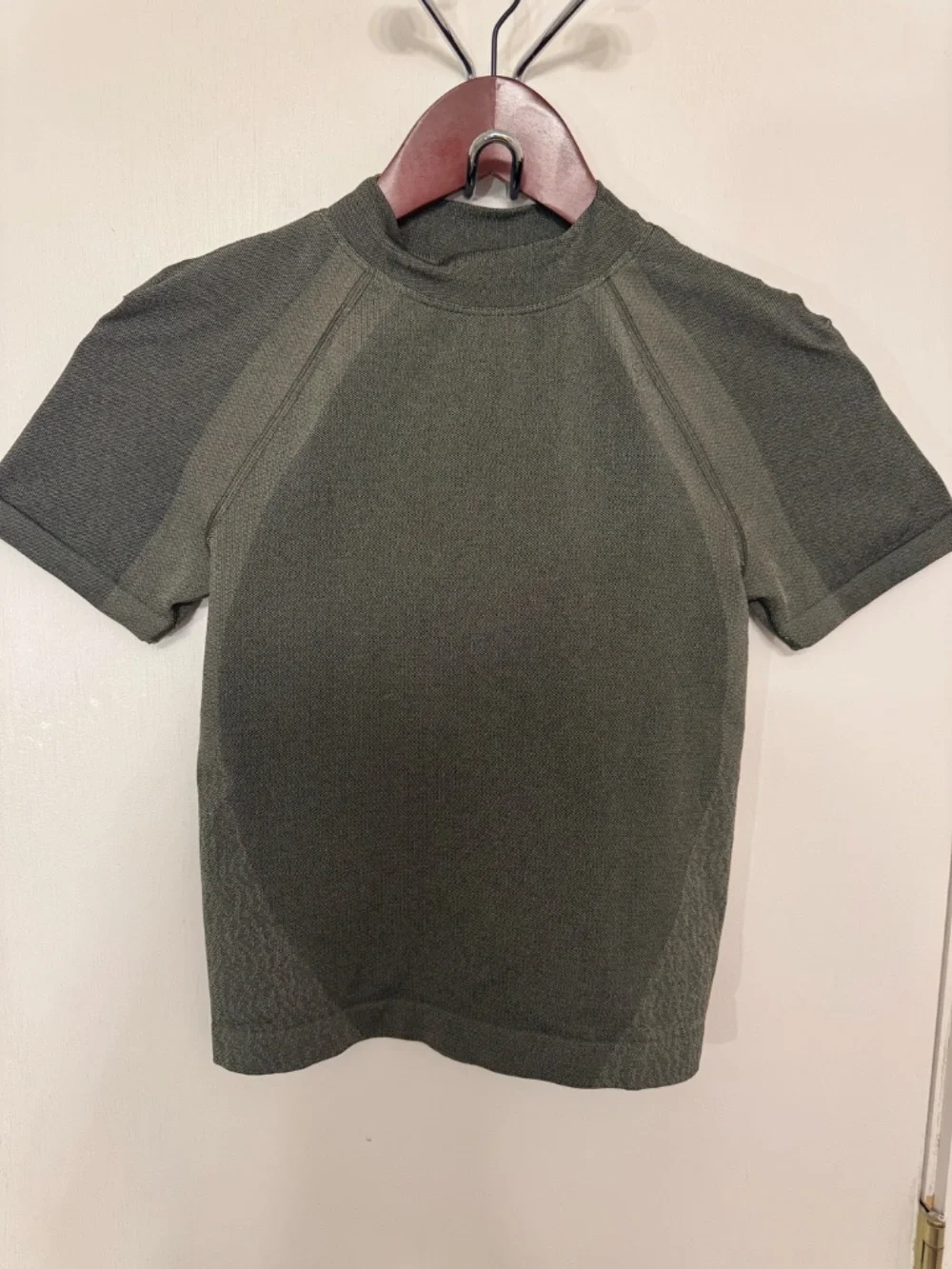 Lululemon Seamless Training short sleeve shirt
